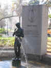 Estatua2.JPG (144130 bytes)